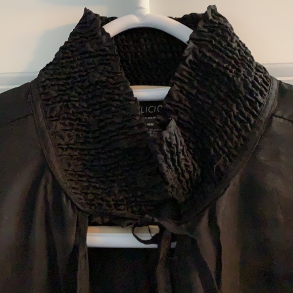 Black silk top - Picture 3 of 4